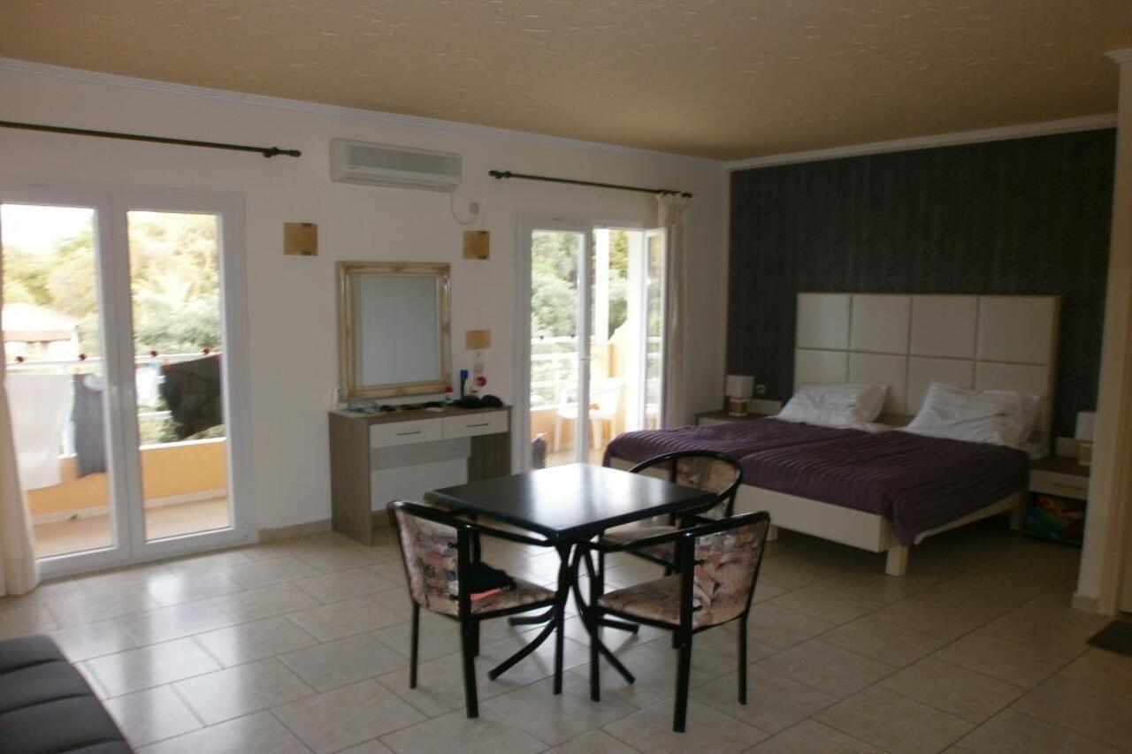 בניטסס Kerkyra Beach Hotel & Apartments מראה חיצוני תמונה