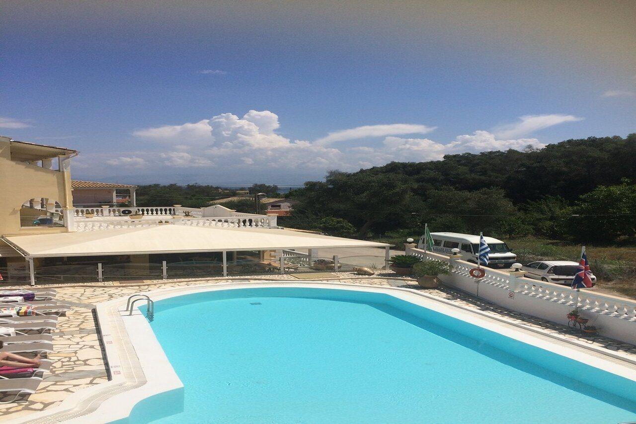 בניטסס Kerkyra Beach Hotel & Apartments מראה חיצוני תמונה