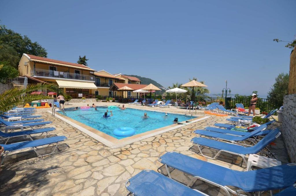 בניטסס Kerkyra Beach Hotel & Apartments מראה חיצוני תמונה