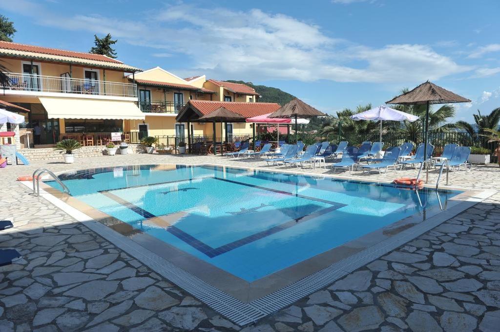 בניטסס Kerkyra Beach Hotel & Apartments מראה חיצוני תמונה