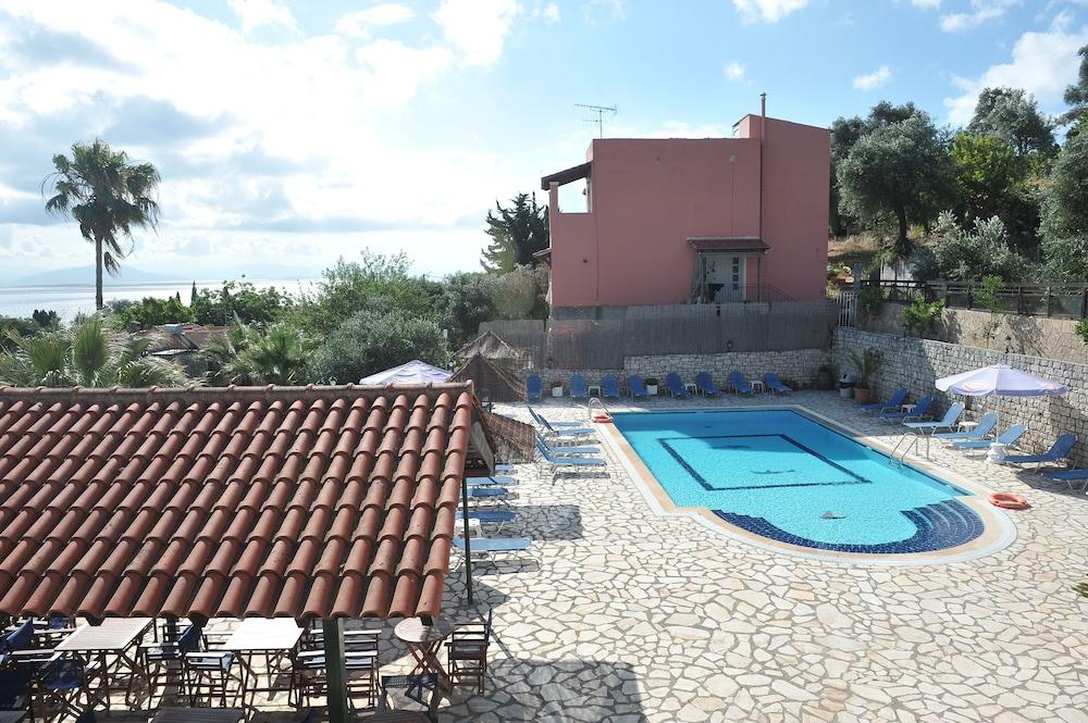 בניטסס Kerkyra Beach Hotel & Apartments מראה חיצוני תמונה