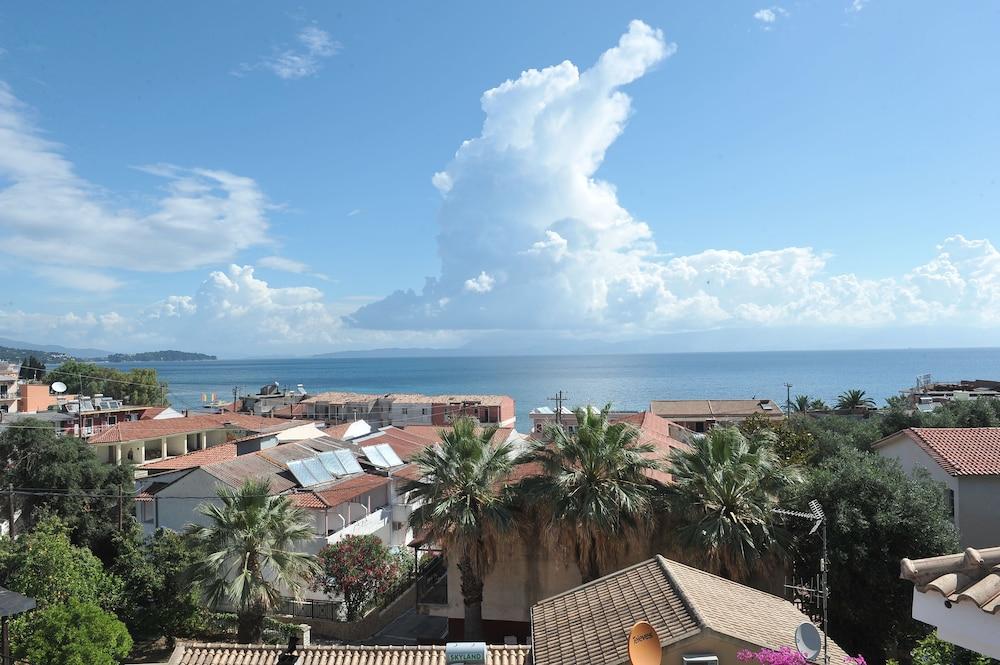 בניטסס Kerkyra Beach Hotel & Apartments מראה חיצוני תמונה