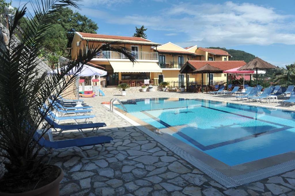בניטסס Kerkyra Beach Hotel & Apartments מראה חיצוני תמונה