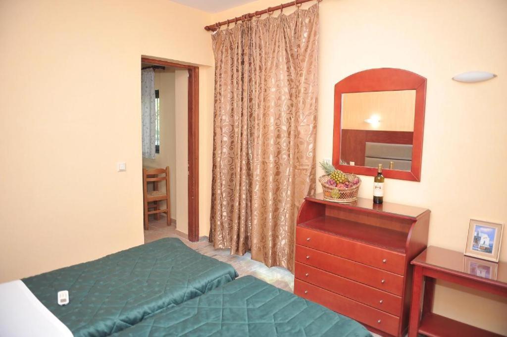 בניטסס Kerkyra Beach Hotel & Apartments מראה חיצוני תמונה