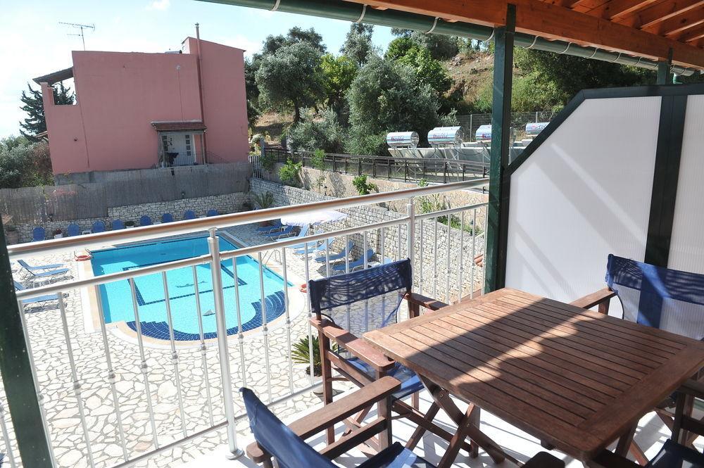 בניטסס Kerkyra Beach Hotel & Apartments מראה חיצוני תמונה