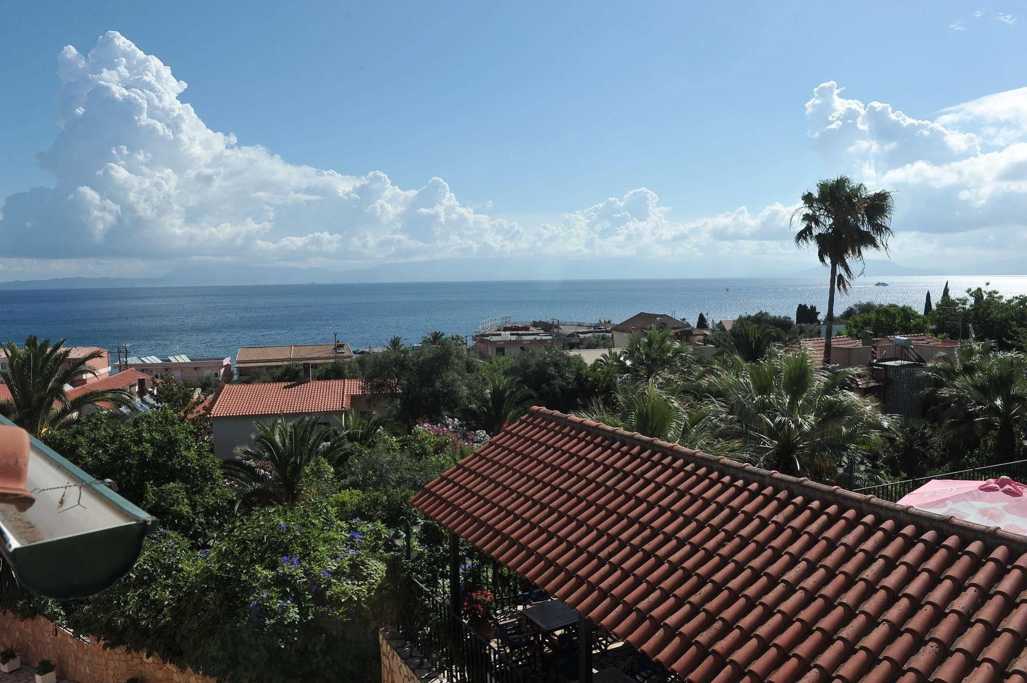 בניטסס Kerkyra Beach Hotel & Apartments מראה חיצוני תמונה