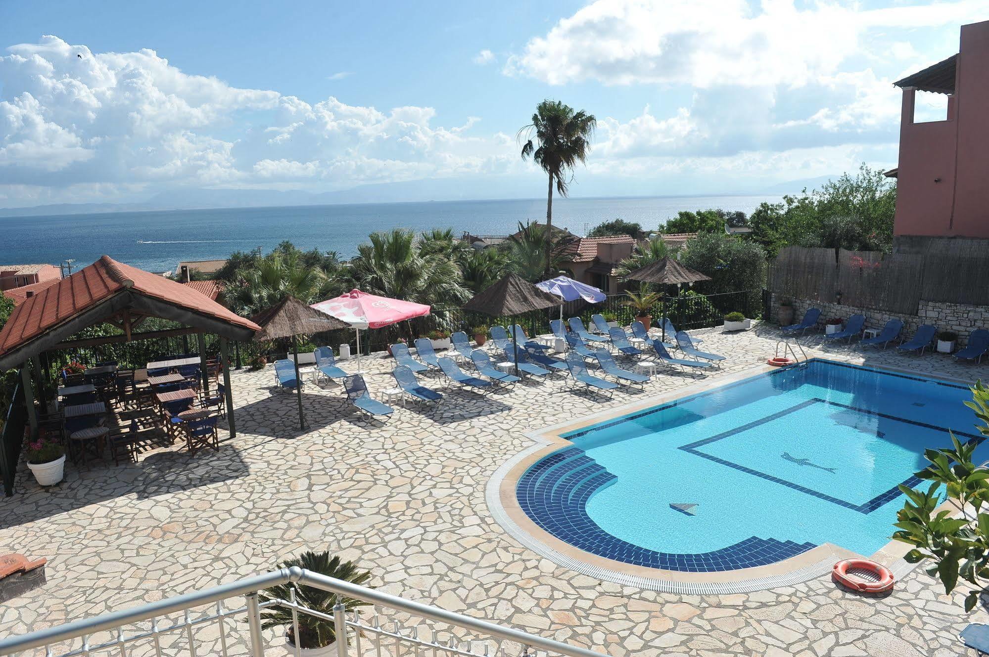 בניטסס Kerkyra Beach Hotel & Apartments מראה חיצוני תמונה