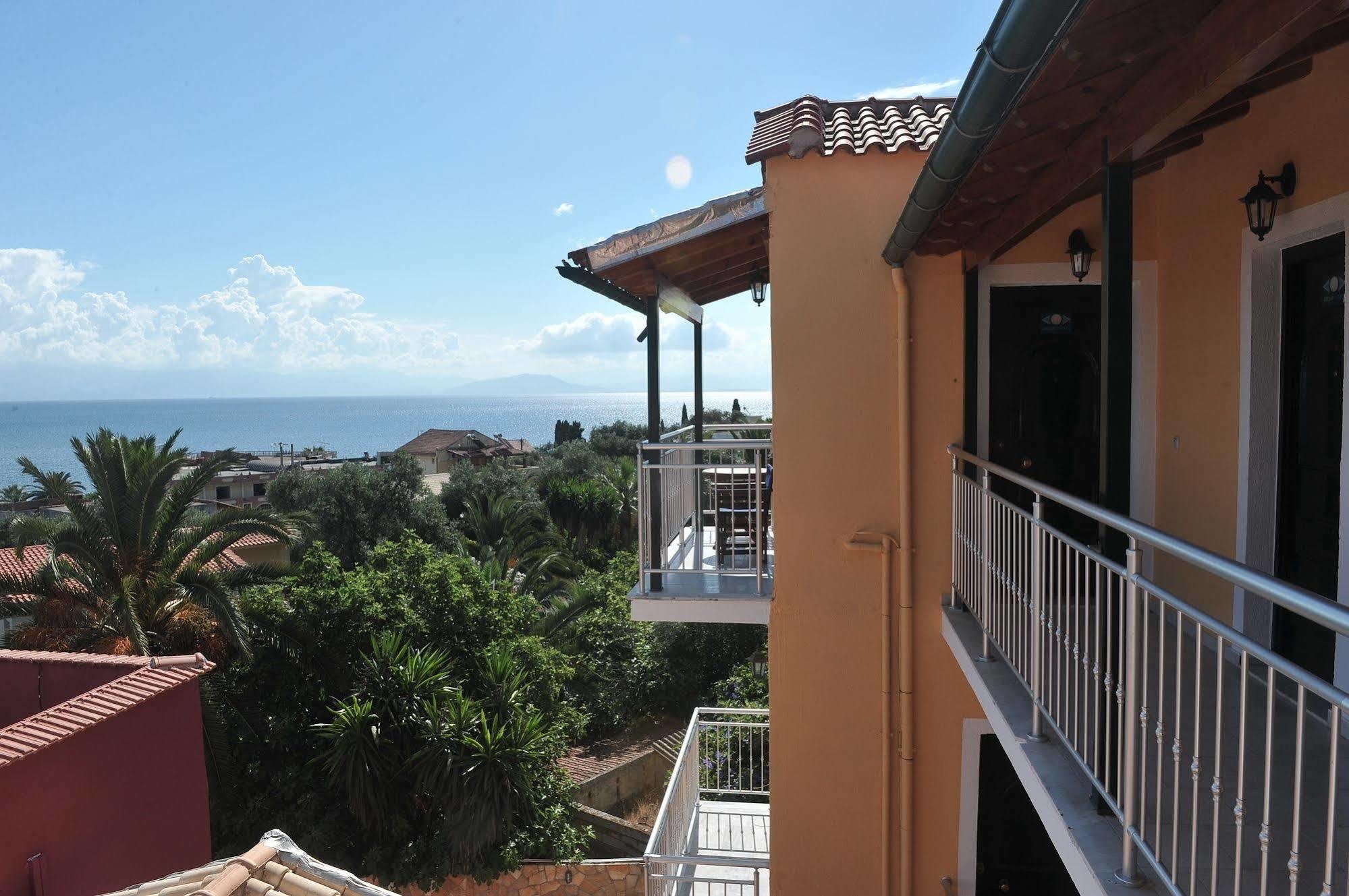 בניטסס Kerkyra Beach Hotel & Apartments מראה חיצוני תמונה