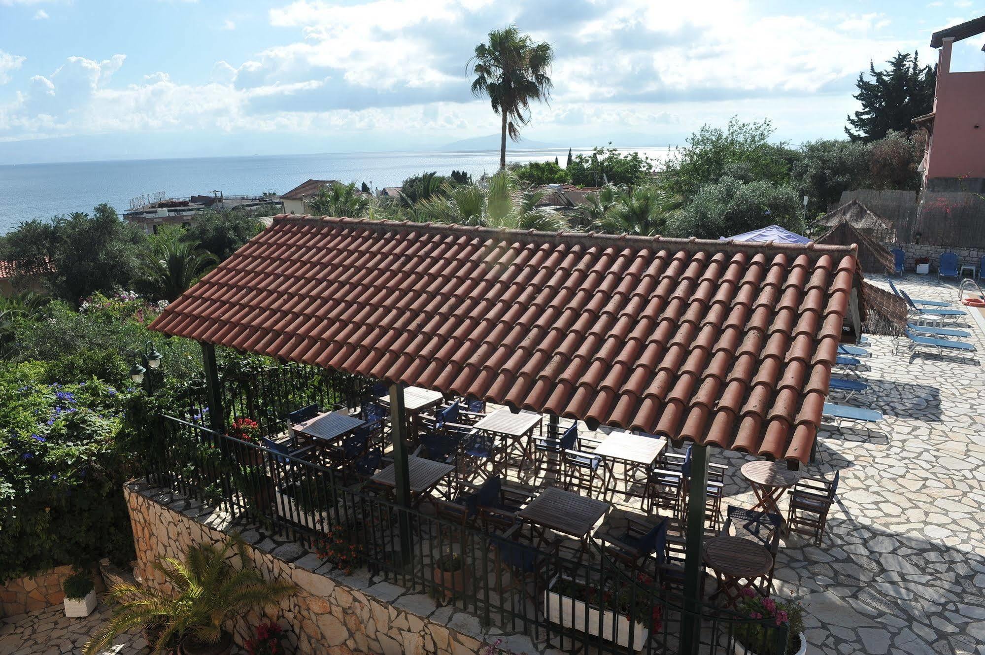 בניטסס Kerkyra Beach Hotel & Apartments מראה חיצוני תמונה