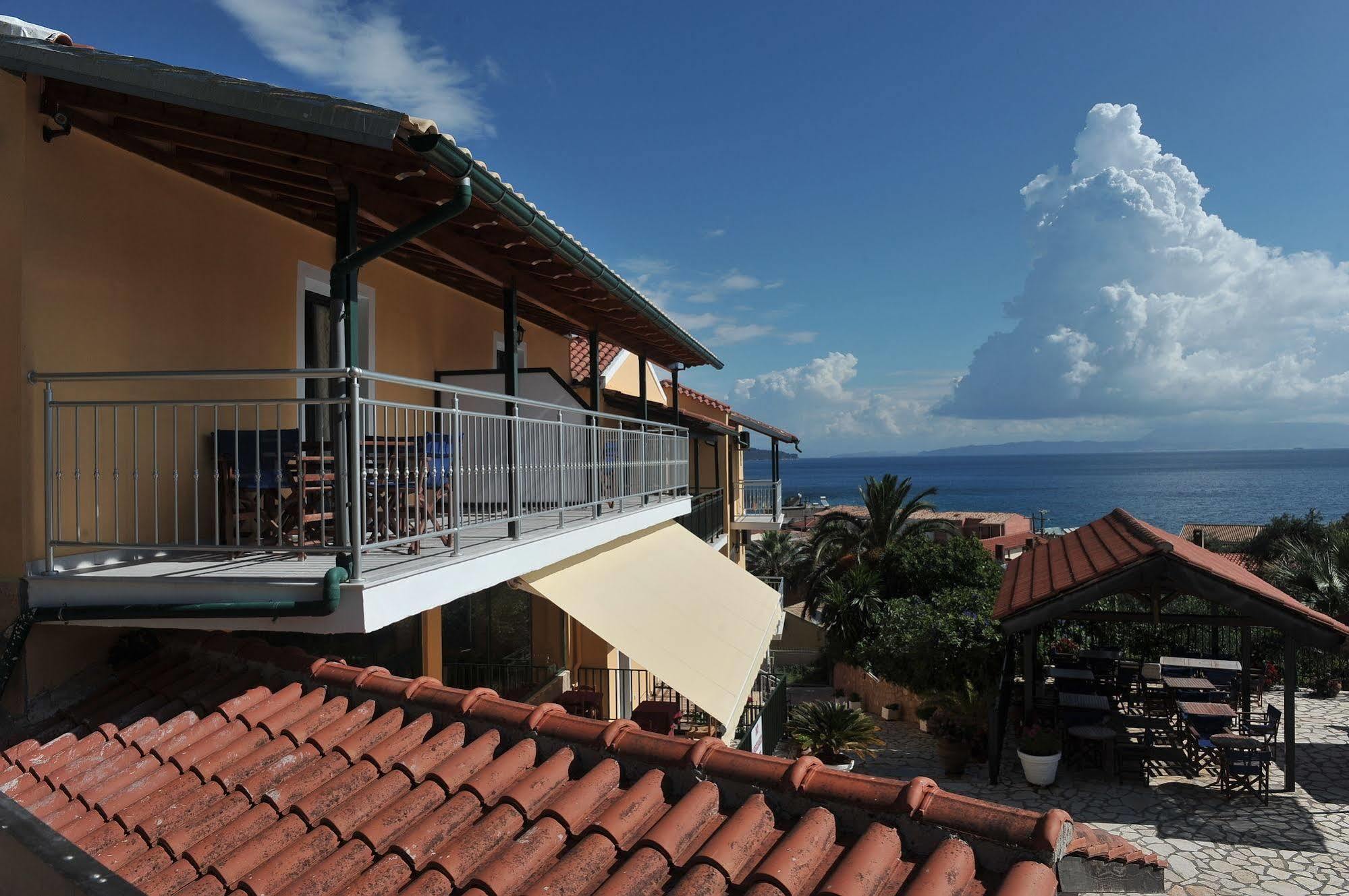 בניטסס Kerkyra Beach Hotel & Apartments מראה חיצוני תמונה