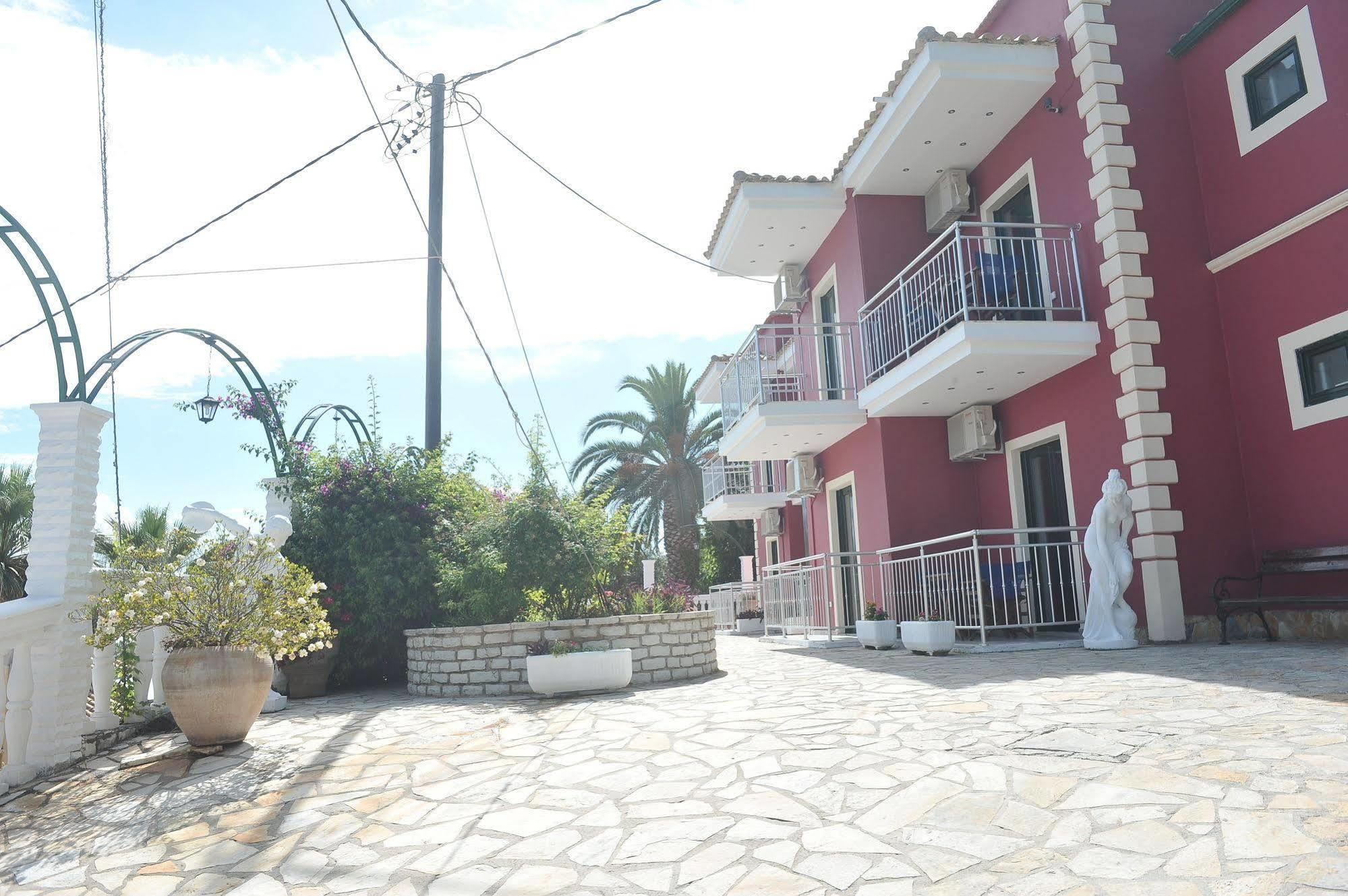 בניטסס Kerkyra Beach Hotel & Apartments מראה חיצוני תמונה