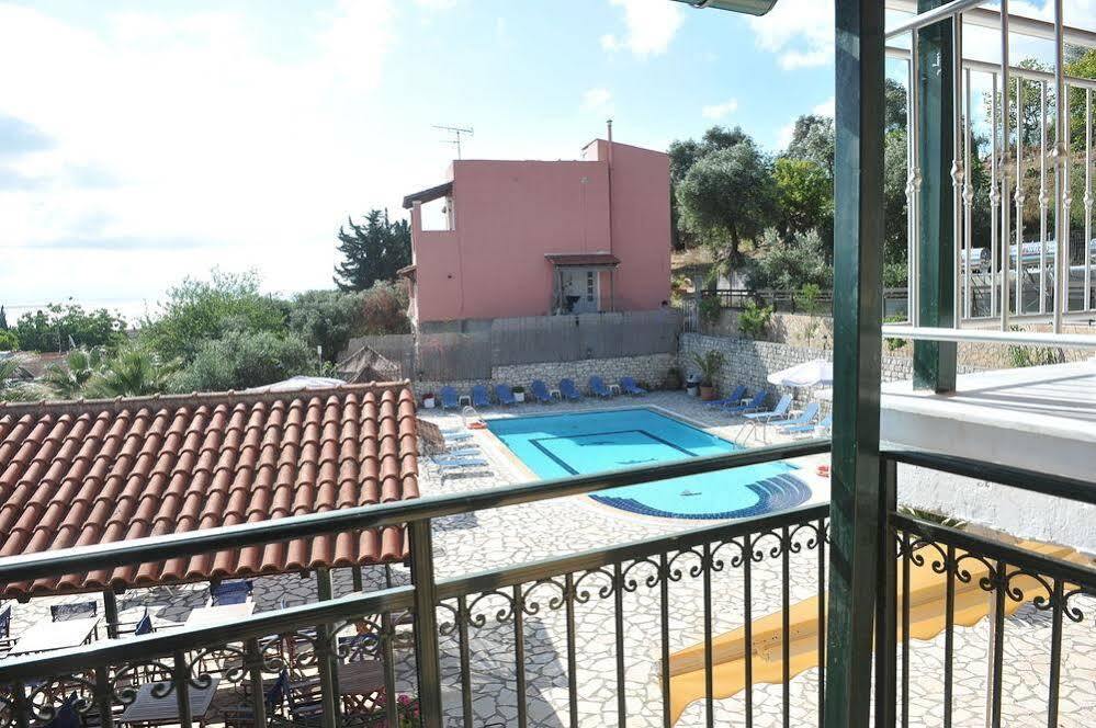 בניטסס Kerkyra Beach Hotel & Apartments מראה חיצוני תמונה